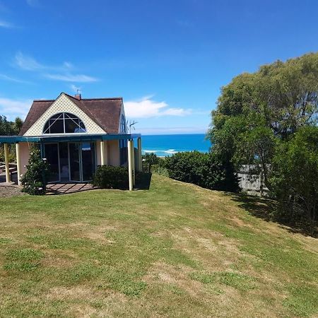 The Quarters Ocean-View Chalet Gisborne Kültér fotó