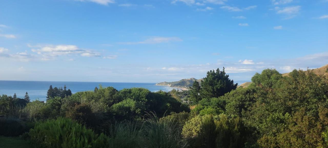 The Quarters Ocean-View Chalet Gisborne Kültér fotó